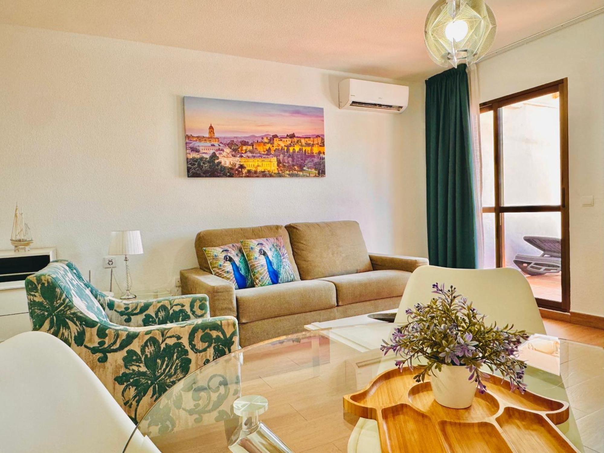 Pueblo Evita Premium Suites Бенальмадена Экстерьер фото