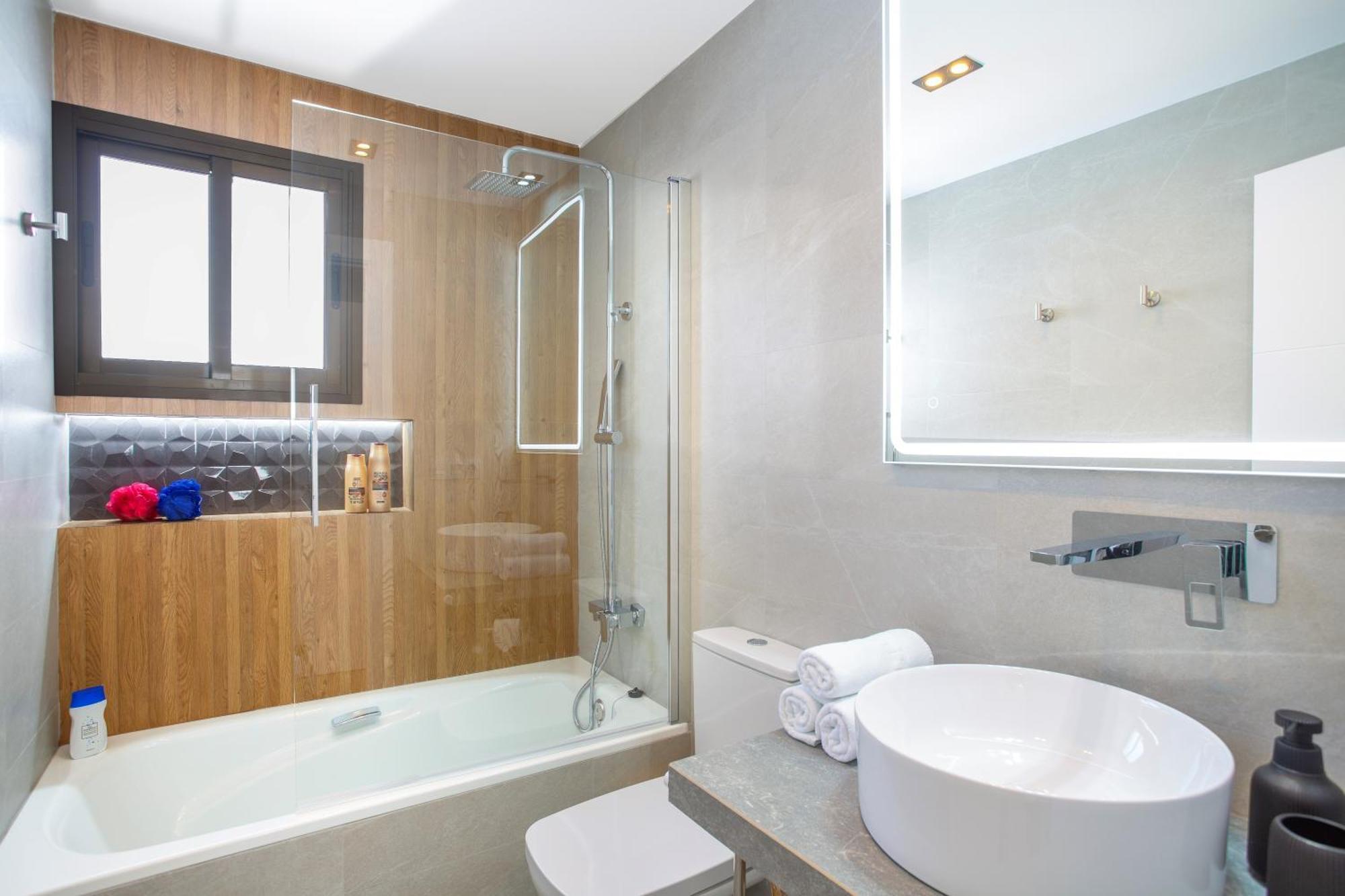 Pueblo Evita Premium Suites Бенальмадена Экстерьер фото