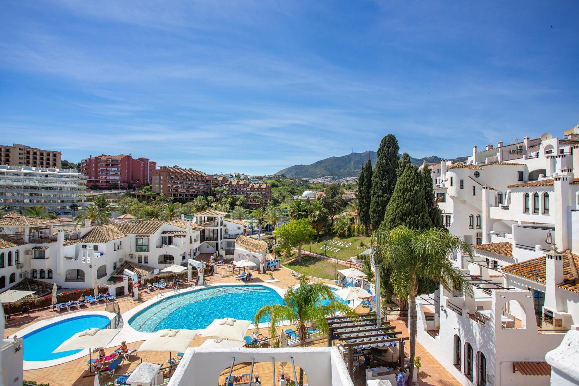 Pueblo Evita Premium Suites Бенальмадена Экстерьер фото